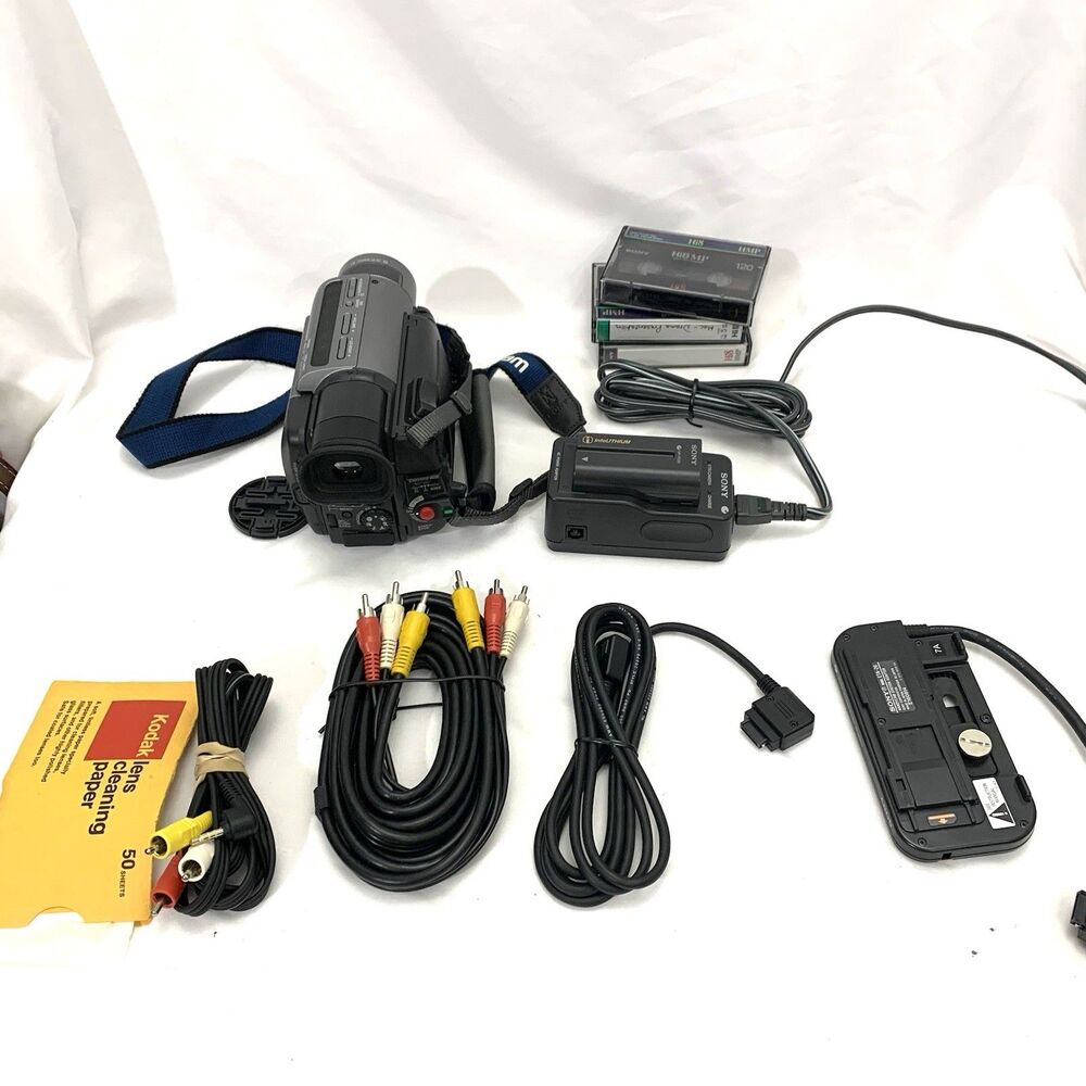 Sony CCD-TRV101 Hi8 Handycam W/ battery & Remotes Charger All Cable & Manual